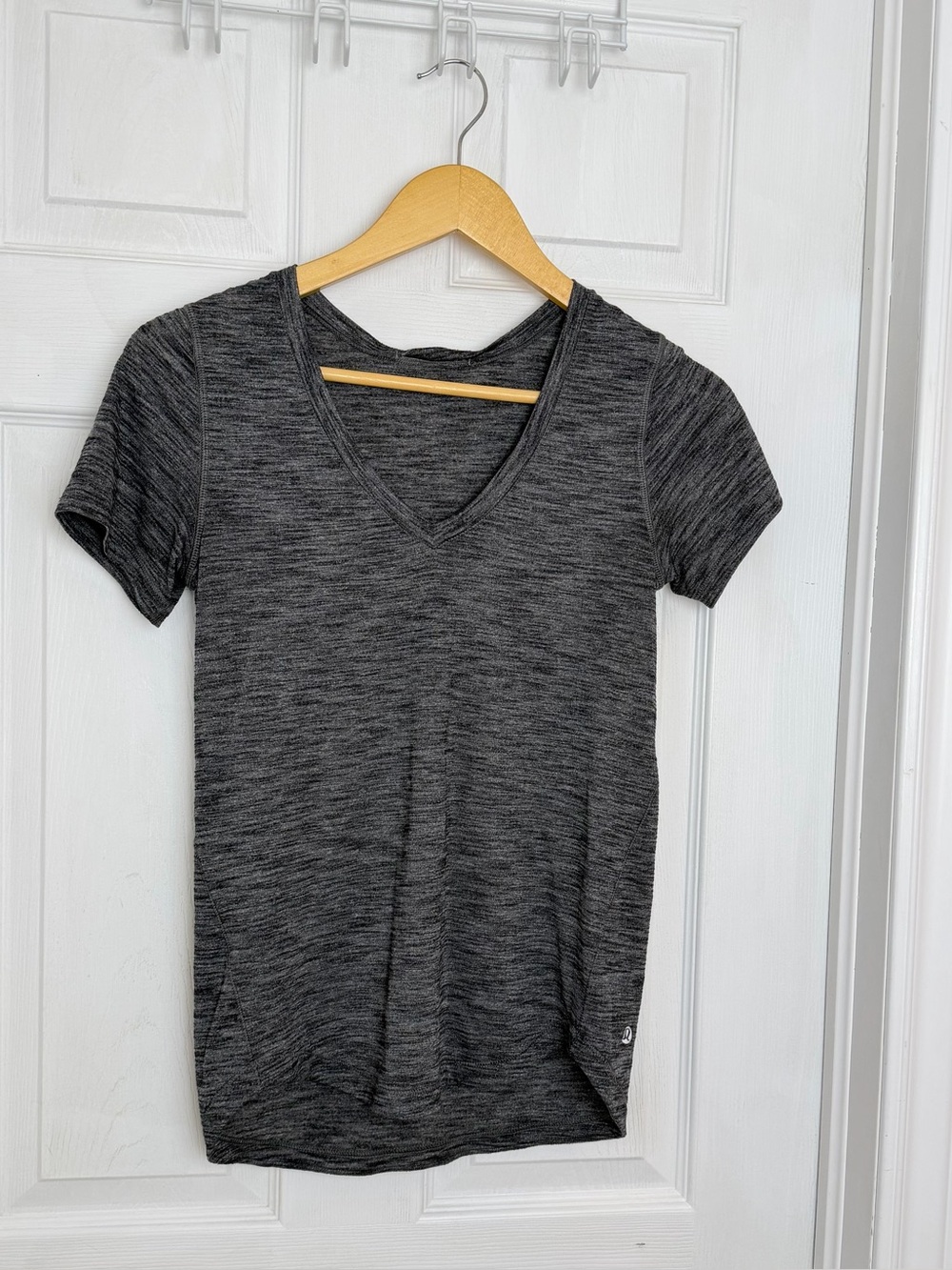 Lululemon V-Neck Lightweight Top Heathered Black/Grey